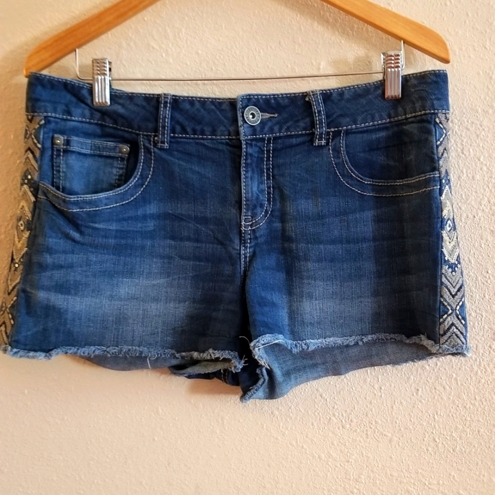 Maurices womens blue jean denim short size 11/12